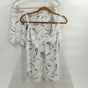 Gilligan O'Malley Sleepwear set white with leaf print large and XL shorts & top